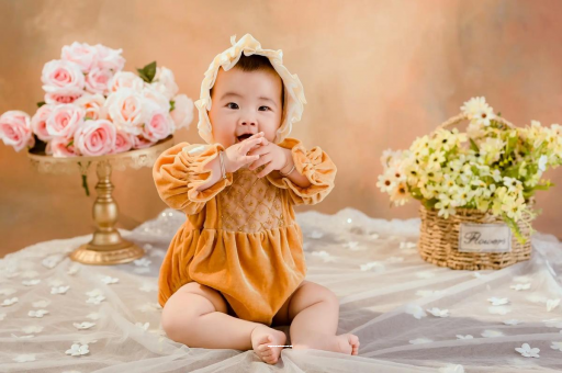 长宁宝宝揉眼睛揉鼻子